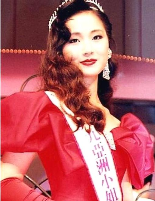 “不老女神”萬綺雯近照曝光,如今50歲逆生長,網友:還是那麼美 “不老女神”萬綺雯近照曝光,如今50歲逆生長,網友:還是那麼美