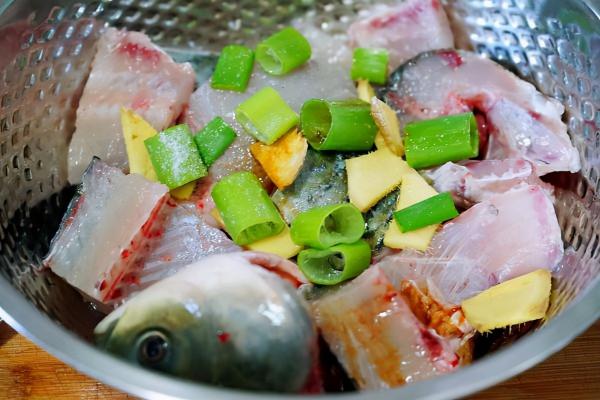 草魚的新吃法:把草魚做成蘇氏乾燒魚,骨頭都是酥的,不腥還入味 草魚的新吃法:把草魚做成蘇氏乾燒魚,骨頭都是酥的,不腥還入味