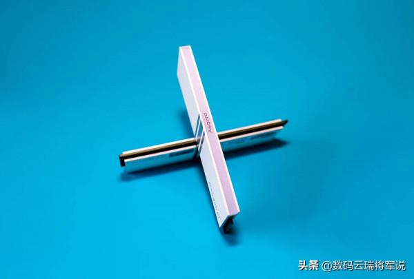 OC3600的炫酷白甲RGB燈條 阿斯加特DDR4 16GB記憶體套裝輕體驗 OC3600的炫酷白甲RGB燈條 阿斯加特DDR4 16GB記憶體套裝輕體驗