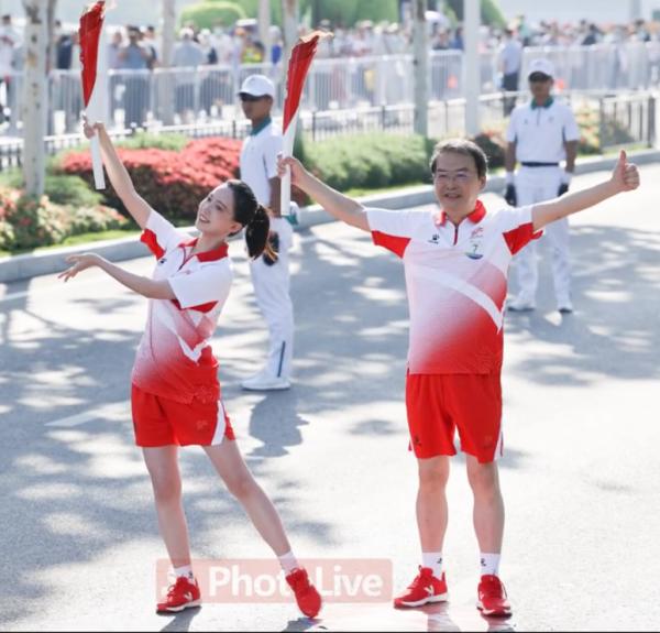 爆紅2年,那個一人帶火一座城的不倒翁小姐姐,卻因全運會被罵上了熱搜... 爆紅2年,那個一人帶火一座城的不倒翁小姐姐,卻因全運會被罵上了熱搜...