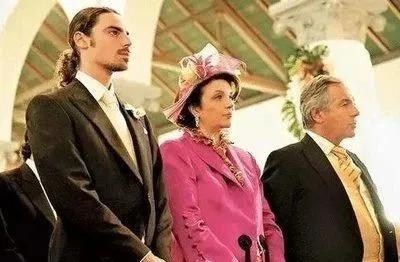 歐洲首位中國王妃，相貌平平迷倒王子，如今一家在中國定居