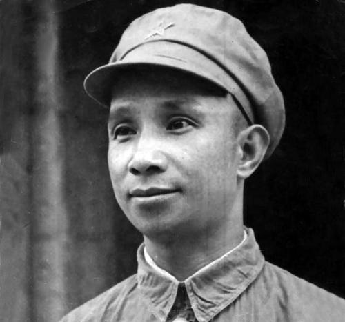 抗美援朝，若是當年彭老總也不掛帥的話，哪位將軍能擔此重任