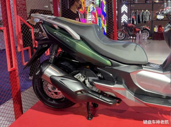 隆鑫350大綿羊的對手來了，錢江FORT350亮相，寶馬特徵同樣明顯