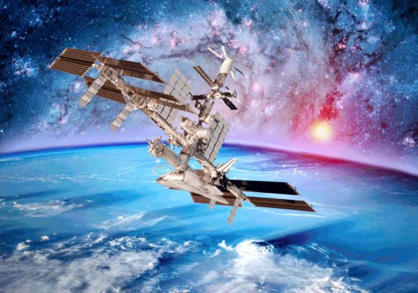 居心不良！美衛星數次接近我們的空間站，到底有多危險？