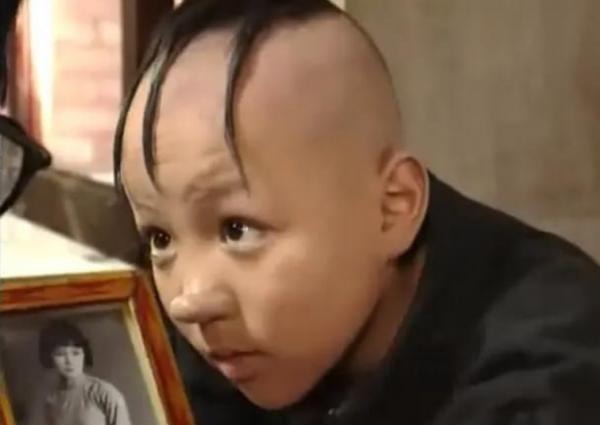 8歲演“三毛”走紅,與孫儷是同班同學,如今的孟智超怎麼樣了? 8歲演“三毛”走紅,與孫儷是同班同學,如今的孟智超怎麼樣了?