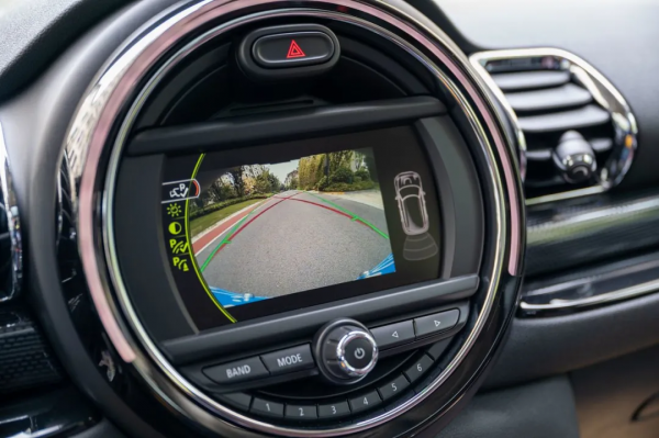 極致的英紳範兒,高配MINI,能把玩,能家用——Clubman Cooper 極致的英紳範兒,高配MINI,能把玩,能家用——Clubman Cooper