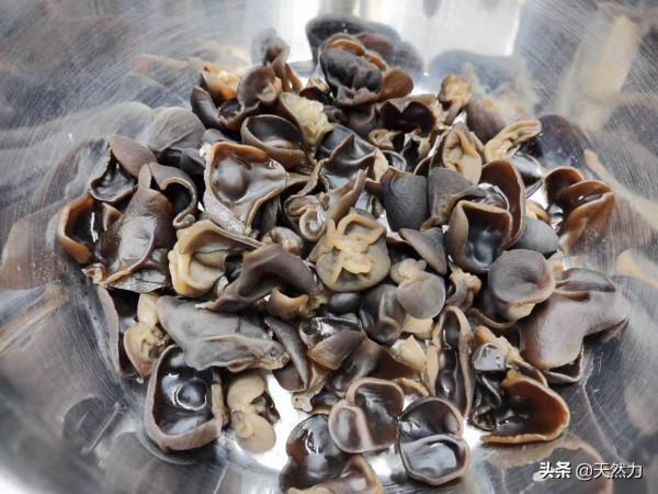 飯店的洋蔥拌木耳是怎麼做出來的，告訴你步驟和技巧，收藏好哦