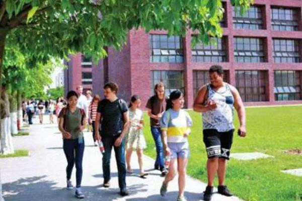 施一公：清華百分之七八十的高考狀元去哪了？