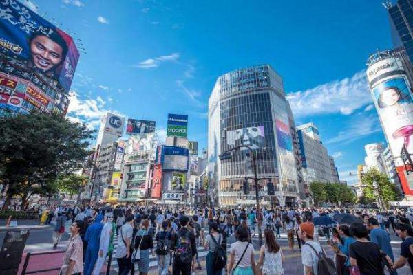 迷失東京系列一：沉浸浪漫偶像劇的“愛之旅”