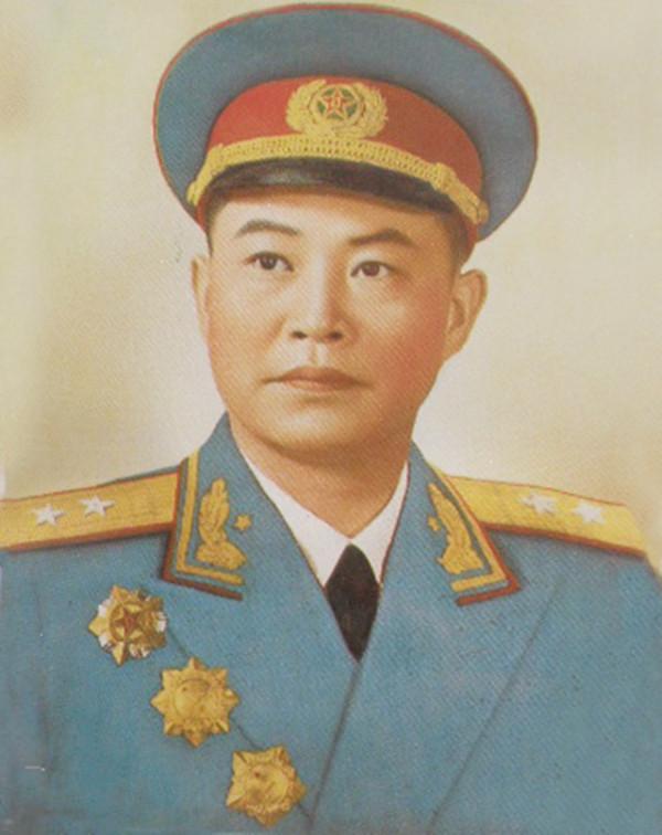 土匪殘害我軍副師長，王震出動41輛坦克：用大炮和他們講道理