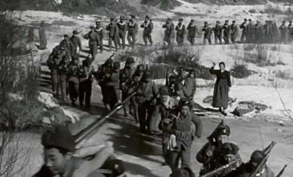 人民軍少將與志願軍政委兩次對話，為何少將前後判若兩人？