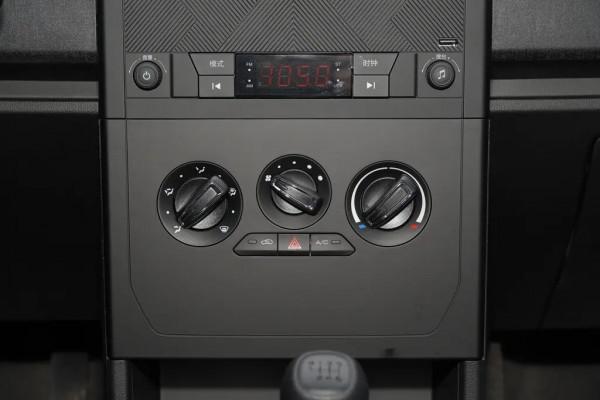 五菱宏光PLUS PK 歐尚A600，誰更合適？