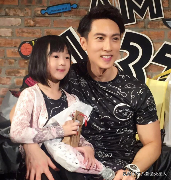 《爸回》8個萌娃顏值差異大：奧莉變成大方臉，嗯哼帥到能當明星