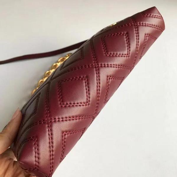 鏈條單肩小包，配有可拆卸的長肩帶和手提鏈條，可手提單肩斜挎