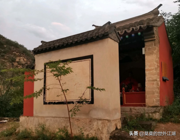 北京門頭溝，古村落叢集，閒庭漫步，登山賞景，漸入賞秋佳境