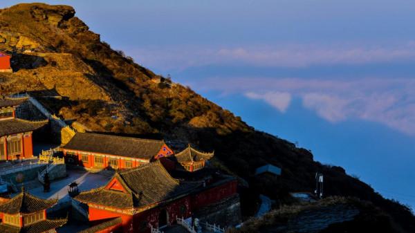 梵淨風雲，在貴州天空之城，連秋天也成了紅色