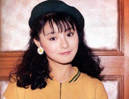 36歲嫁入豪門,6年後被曝出軌“乾兒子”,前夫的話讓她身敗名裂 36歲嫁入豪門,6年後被曝出軌“乾兒子”,前夫的話讓她身敗名裂