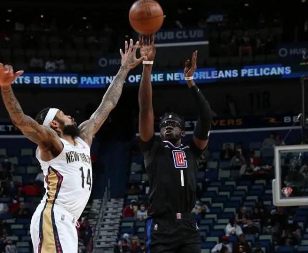 今日參賽球隊最佳球員評選，哈登26+9+7，庫裡，莫蘭特均落選