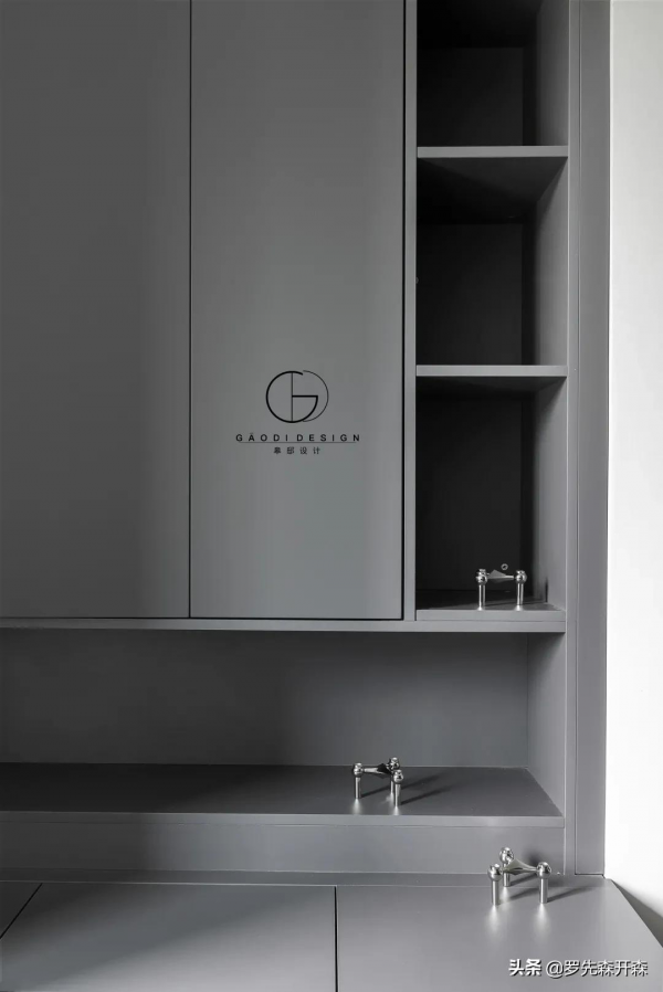 極簡灰色·80㎡清水房改造設計實景——行走的大衛 極簡灰色·80㎡清水房改造設計實景——行走的大衛