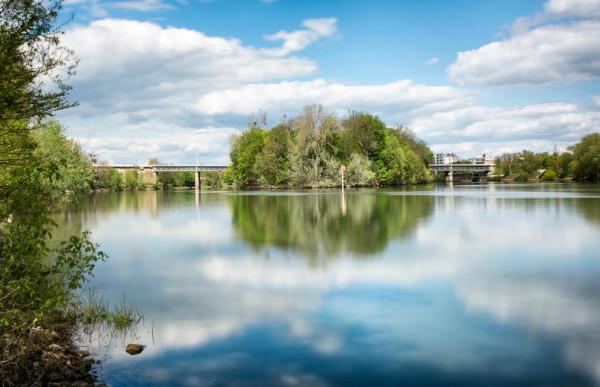 法國首都，人造群島