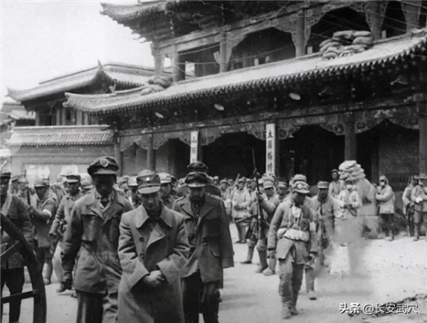 國軍軍長籌劃起義,卻被手下師長出賣犧牲,徐帥親自下令鋤奸 國軍軍長籌劃起義,卻被手下師長出賣犧牲,徐帥親自下令鋤奸