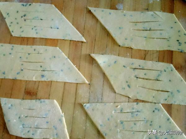 年底了，學做傳統小吃炸麻葉，酥脆鹹香，過年必備小零食，零難度