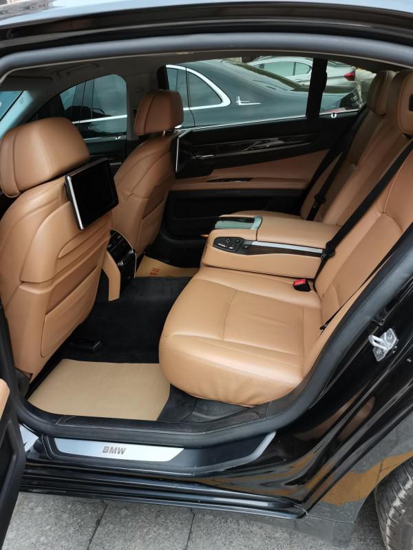 高手請進來研究,寶馬740,庫存6年的新車,表顯近8千公里? 高手請進來研究,寶馬740,庫存6年的新車,表顯近8千公里?