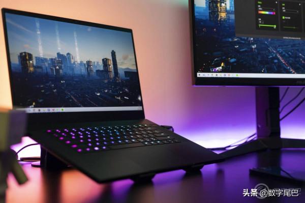 飛利浦 Hue 電競桌面:聲光同步!氛圍感拉滿 飛利浦 Hue 電競桌面:聲光同步!氛圍感拉滿