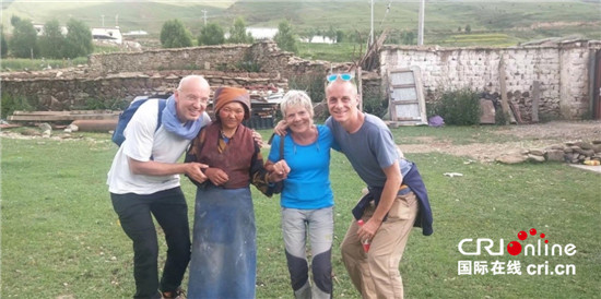 (雪域新顏)西藏放牛娃的春天 (雪域新顏)西藏放牛娃的春天