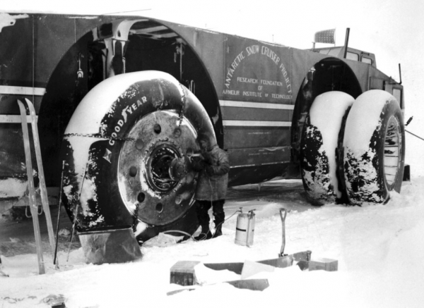 1939年,美國人建17米長巨無霸探險南極,結果丟了 1939年,美國人建17米長巨無霸探險南極,結果丟了