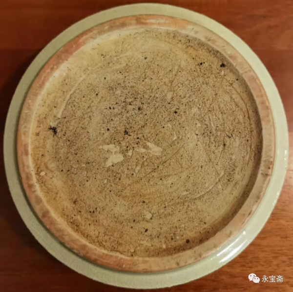 二十世紀釉裡紅刻劃蓮紋圓蓋盒