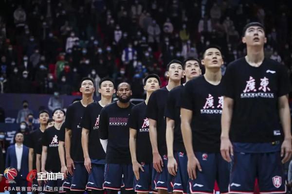 CCTV5+直播，小將撐內線，老四人組擔重任，廣東戰同曦如何演繹