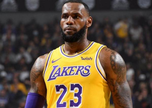 曝！湖人正考慮送走詹姆斯，或和76人完成交易，西蒙斯成重要籌碼