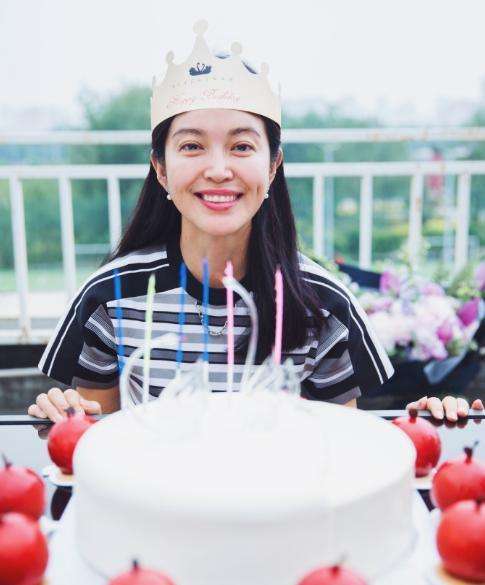 李冰冰的妹妹李雪才是高手，如今兒女雙全，希望姐姐早日找到幸福