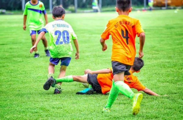 6歲孩童被米盧教練看中，贊其為中國足球未來之星，19年後怎樣了