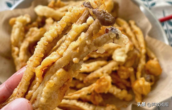 一頓飯：自制韓式部隊火鍋+炸蟹味菇