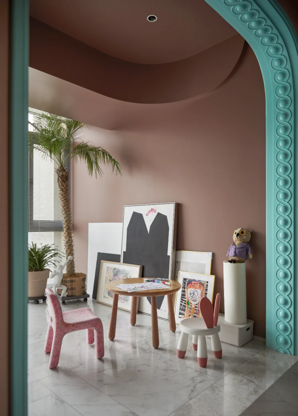 杭州爸爸花85w為女兒造迪士尼同款家，公主房、水晶燈、夢幻色…