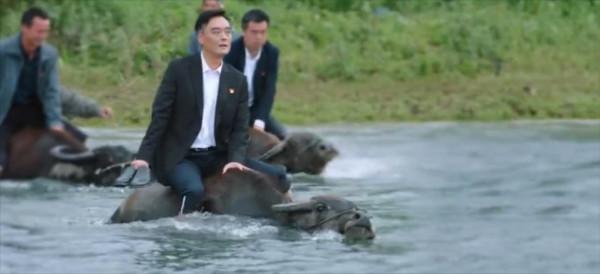 一口氣追了12集,開播即高能,劇情緊湊,這部扶貧劇太敢拍了 一口氣追了12集,開播即高能,劇情緊湊,這部扶貧劇太敢拍了