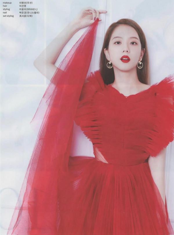 金智秀紅衣，只能說門面就是門面