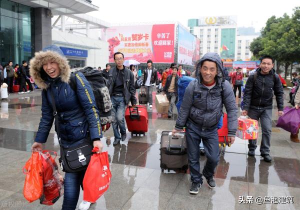 今年元旦會回家嗎？很多地方提出建議，農民工早知道早準備
