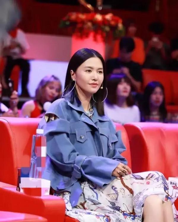 譚維維為了上春晚，21天成功減肥10斤，聲稱減肥減到打字都累