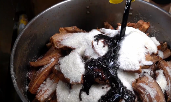 安徽大哥28年只做一塊肉,一天300斤,外地人連吃帶拿不客氣 安徽大哥28年只做一塊肉,一天300斤,外地人連吃帶拿不客氣