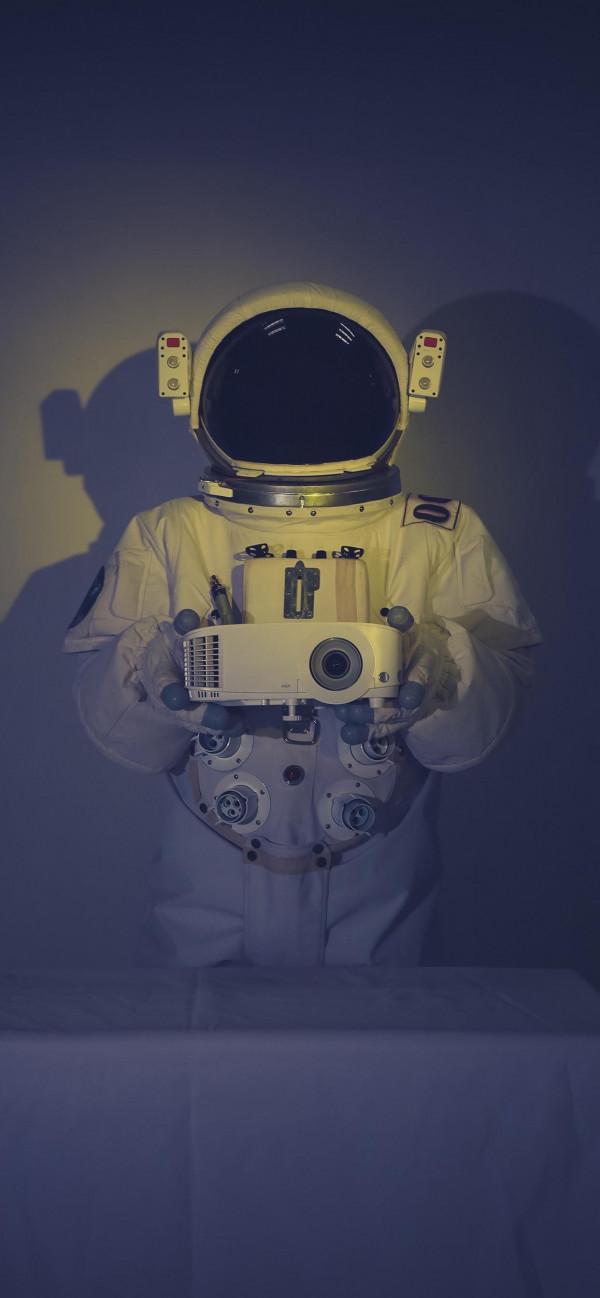 宇航員桌布｜總有一場相遇，帶著溫柔奔赴而來