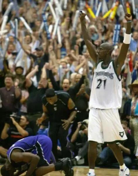 NBA史上那些讓人潸然淚下的瞬間 NBA史上那些讓人潸然淚下的瞬間