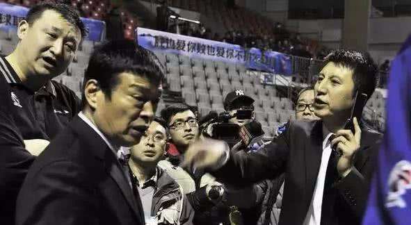 揭秘CBA“紅山體育館慘案”:郭士強辭職抗議,主裁被罰15場 揭秘CBA“紅山體育館慘案”:郭士強辭職抗議,主裁被罰15場