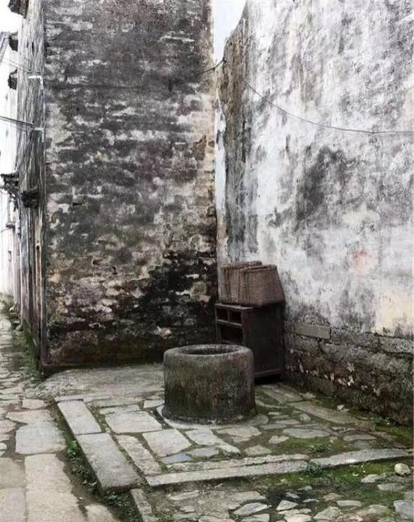 丈夫剛走不久,大伯哥就將她關進小屋50年,如今該小屋成名勝古蹟 丈夫剛走不久,大伯哥就將她關進小屋50年,如今該小屋成名勝古蹟