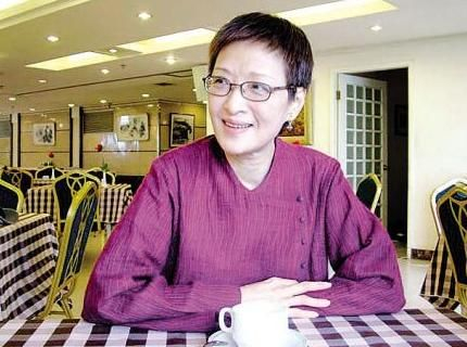 美了一輩子的胡因夢，68歲剪“男人頭”風韻不減，前衛時尚又幹練