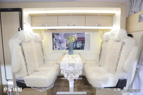 拓銳斯特釋出新車型，佈局用得少但空間真心大，一家四口住挺自在