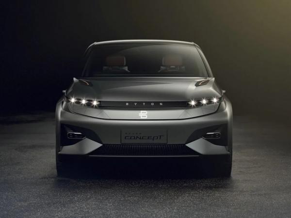 抄了近道？富士康首款電動車諜照曝光，神似拜騰M-Byte