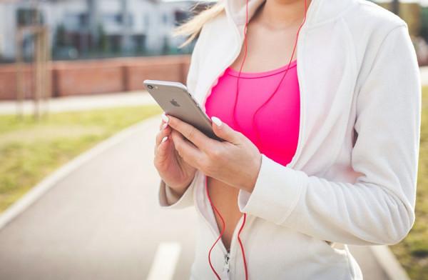 跑步不是膝蓋痠痛的原因，腹肌也不是瘦腰的代名詞 運動的五個誤區